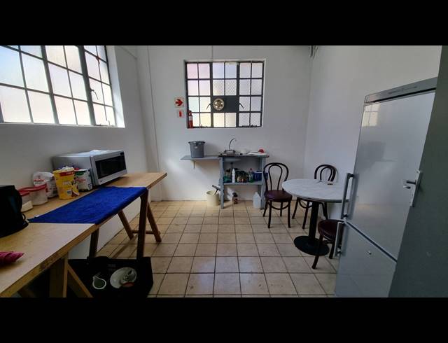288M² MINI FACTORY TO LET IN SALT RIVER